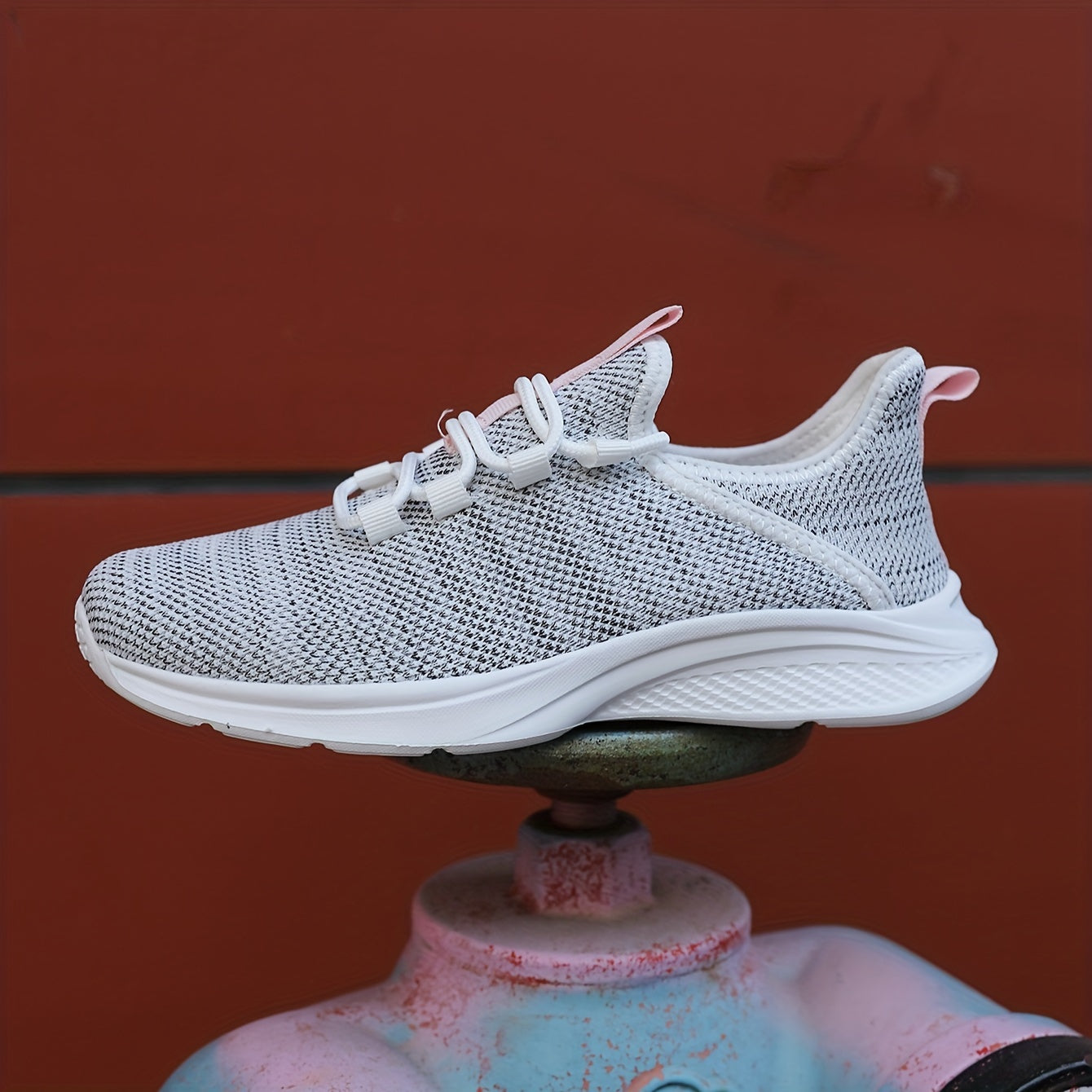 MT46606 Unisex Lightweight Trainers