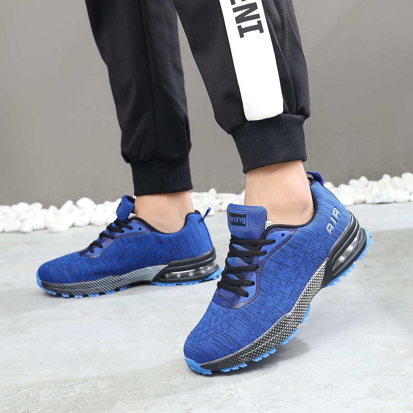 WR1710 Air Men’s Mesh Low-Top Sneaker