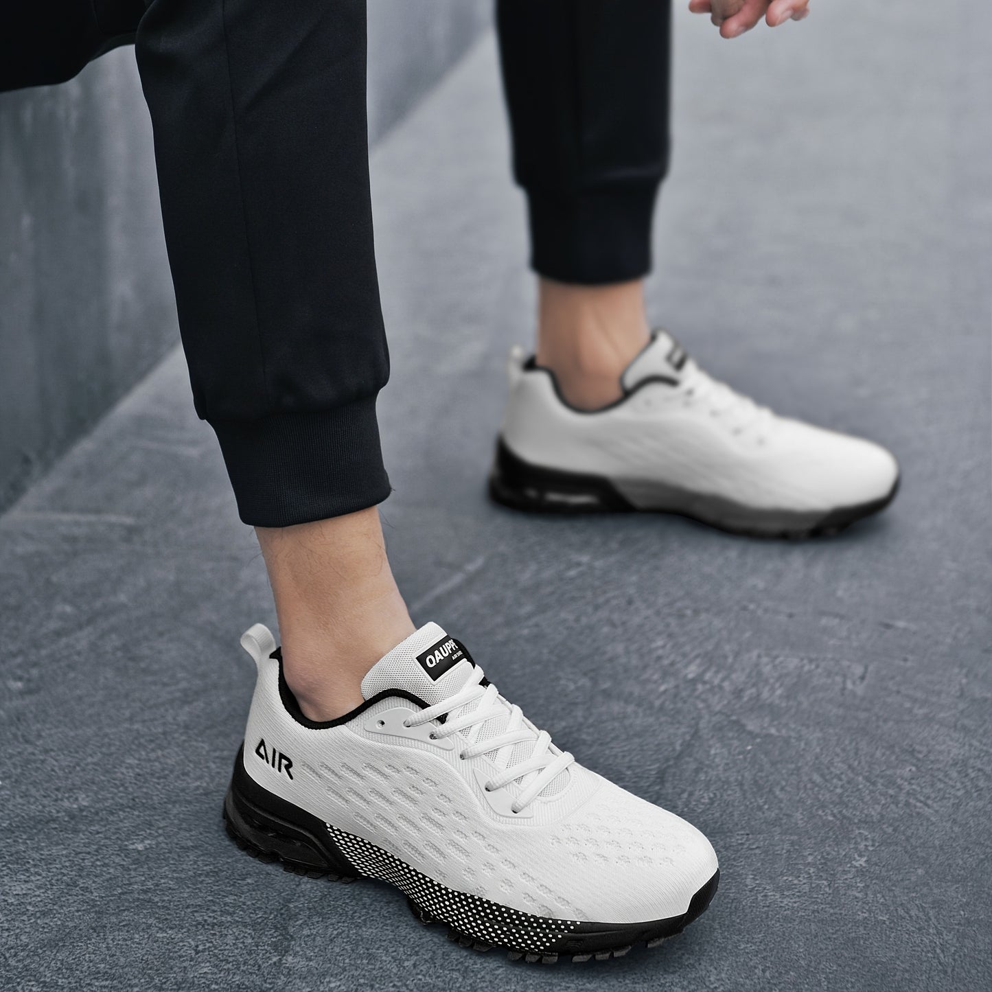 WR1710 Air Men’s Mesh Low-Top Sneaker